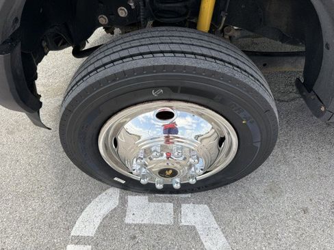 Used 2018 Ford F550 4x4 Regular Cab Super Duty image 12