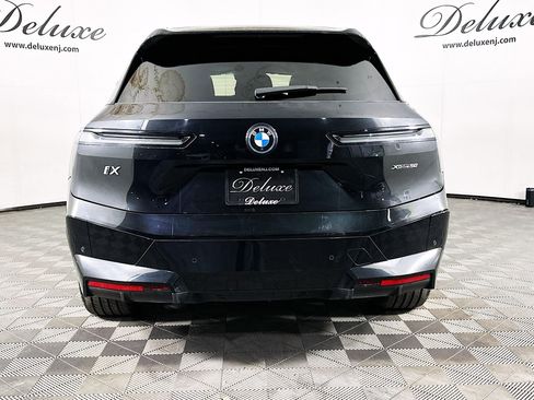 Used 2024 BMW iX xDrive50 w/ Premium Package AWD/4WD image 5