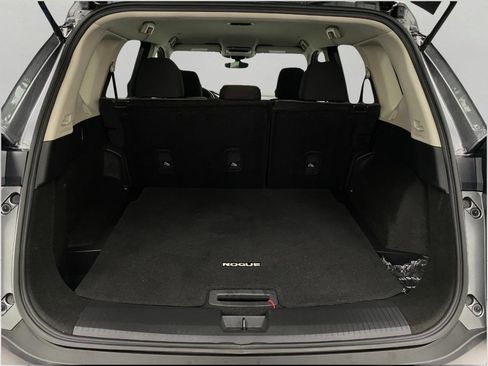 Used 2023 Nissan Rogue SV image 5