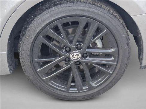 Used 2025 Toyota Camry SE FWD image 15
