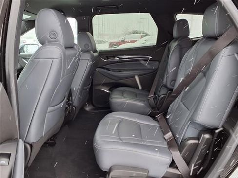 Used 2024 Buick Enclave Premium image 32