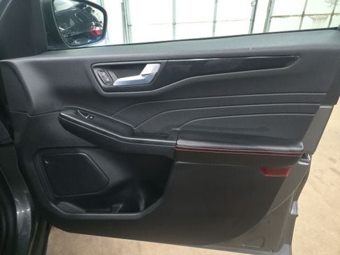 Used 2025 Ford Escape ST-Line FWD image 5