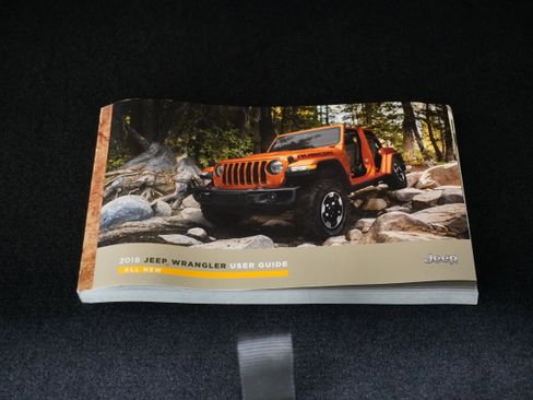 Used 2018 Jeep Wrangler Sport S image 23