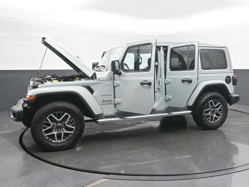 Used 2024 Jeep Wrangler Sahara AWD/4WD image 55