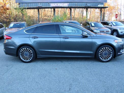 Used 2017 Ford Fusion SE w/ Fusion SE Technology Package image 6