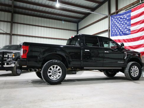 Used 2019 Ford F250 Limited AWD/4WD image 13