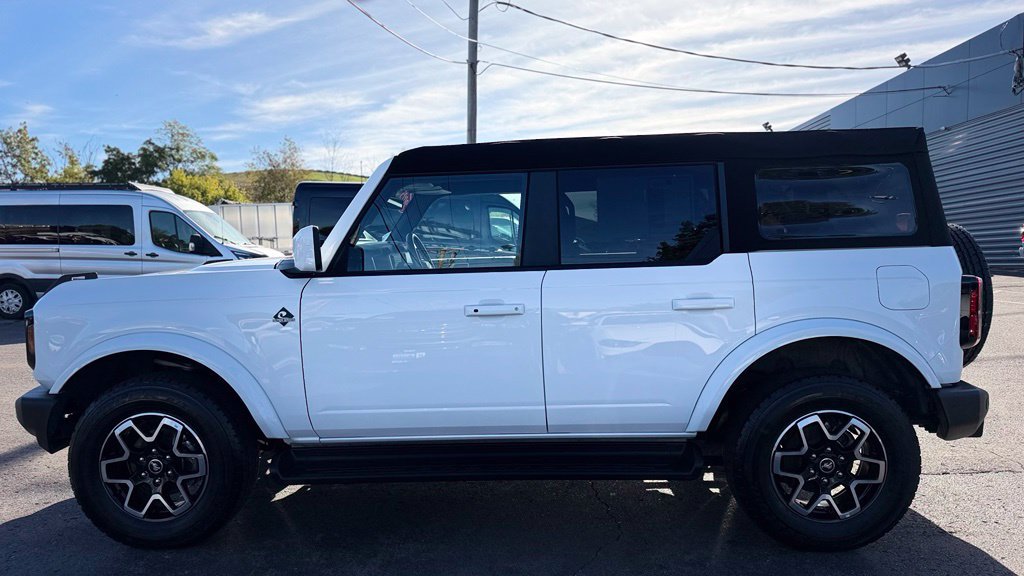 Used 2025 Ford Bronco Outer Banks AWD/4WD image 4
