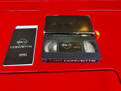 Used 1995 Chevrolet Corvette Convertible RWD image 24
