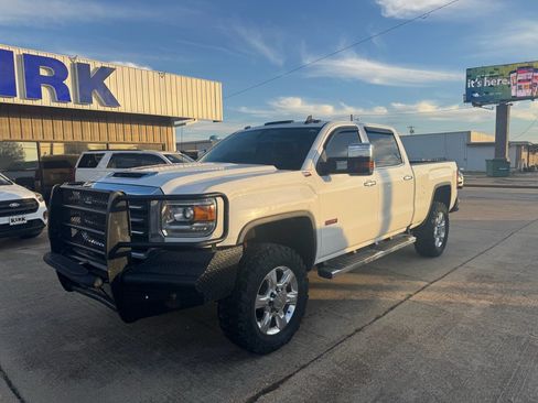 Used 2017 GMC Sierra 3500 SLT w/ Duramax Plus Package AWD/4WD image 1