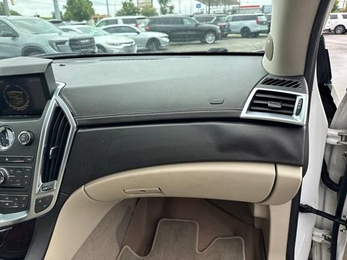 Used 2012 Cadillac SRX Luxury FWD image 19