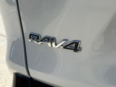 Used 2024 Toyota RAV4 SE w/ Convenience Package AWD/4WD image 13