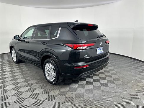 Used 2022 Mitsubishi Outlander ES image 4