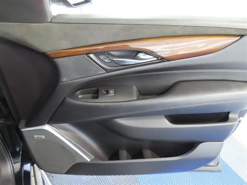 Used 2020 Cadillac Escalade Premium Luxury AWD/4WD image 39