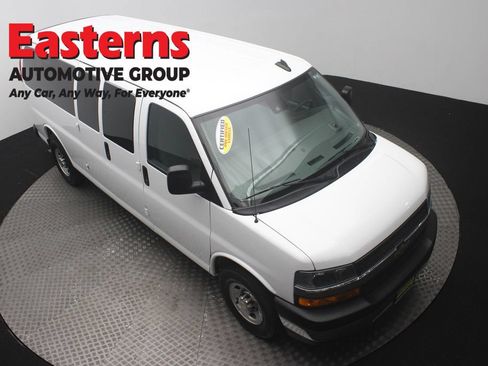Used 2024 Chevrolet Express 3500 LT w/ LT Preferred Equipment Group RWD image 3