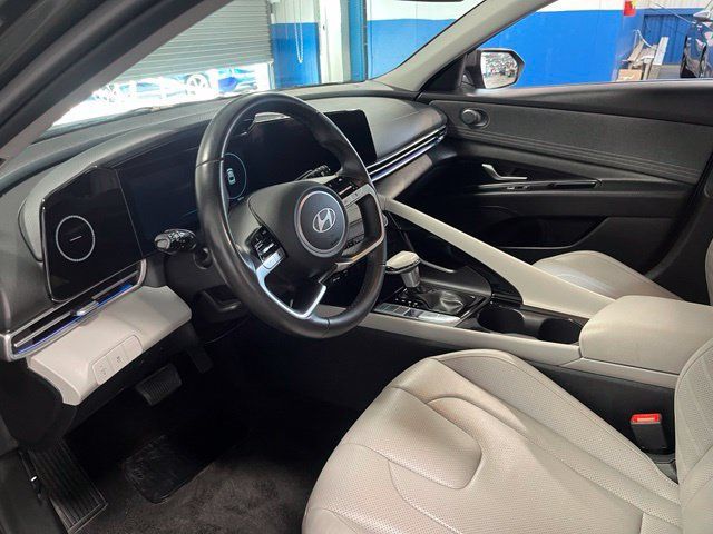 Used 2025 Hyundai Elantra Limited FWD image 23