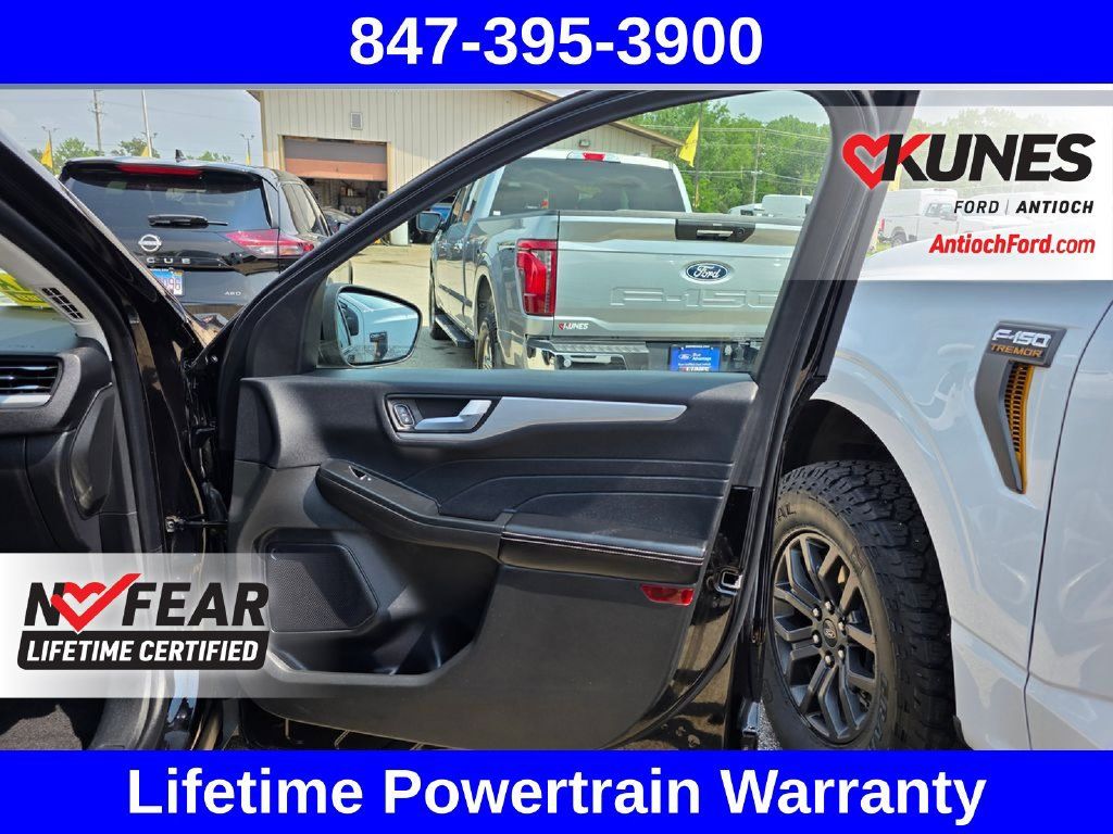 Certified 2025 Ford Escape Platinum AWD/4WD image 38