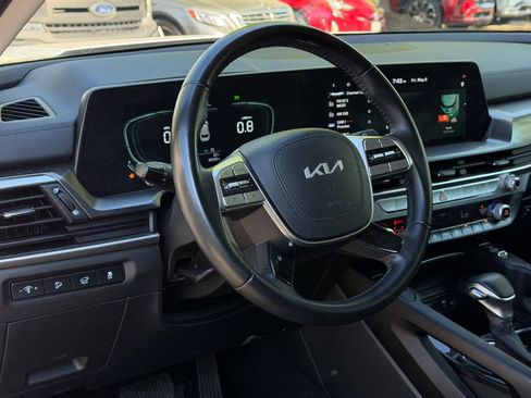 Used 2025 Kia Telluride S FWD image 15