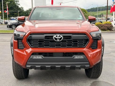 Used 2025 Toyota Tacoma TRD Off-Road AWD/4WD image 10