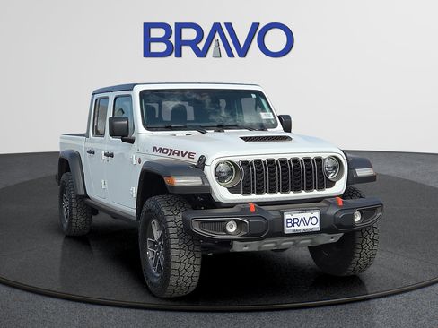 Used 2026 Jeep Gladiator Mojave AWD/4WD image 6