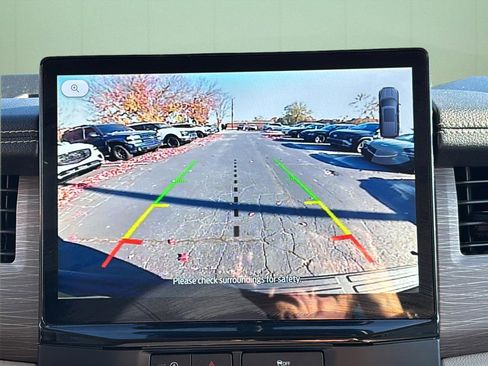 Used 2024 Ford Expedition Limited image 32