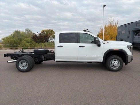 New 2026 GMC Sierra 3500 Pro w/ Convenience Package AWD/4WD image 4