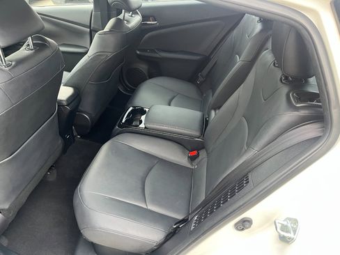 Used 2017 Toyota Prius Prime Premium image 13