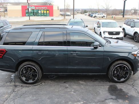 Used 2024 Ford Expedition Limited image 7