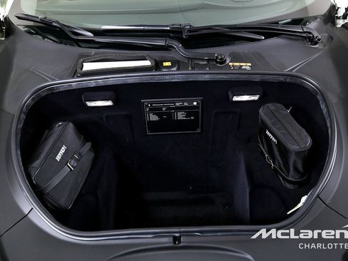 Used 2022 Ferrari F8 Tributo RWD image 18