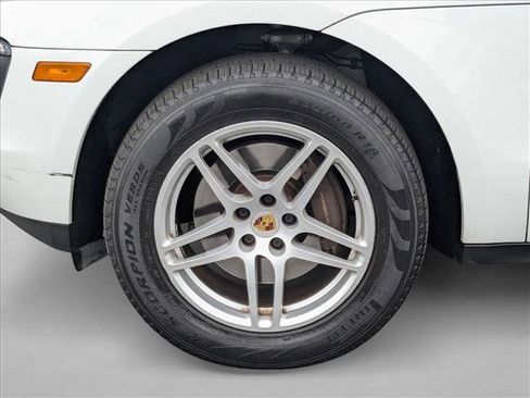 Used 2018 Porsche Macan image 26