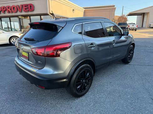 Used 2018 Nissan Rogue Sport SL image 5