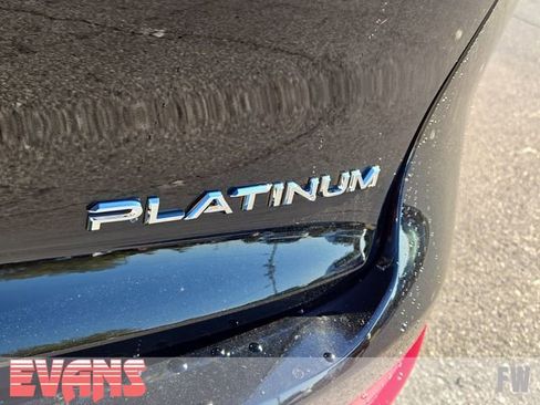 New 2026 Toyota Crown Platinum image 3