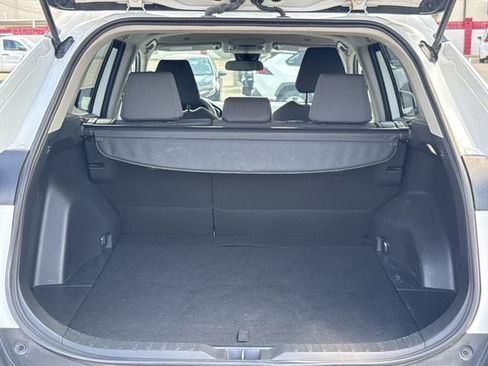Used 2025 Toyota RAV4 XLE FWD image 32