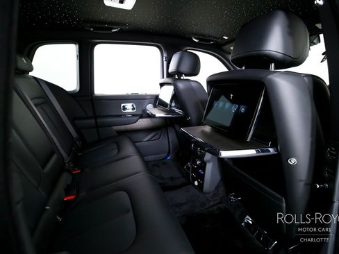 Used 2026 Rolls-Royce Cullinan AWD/4WD image 31
