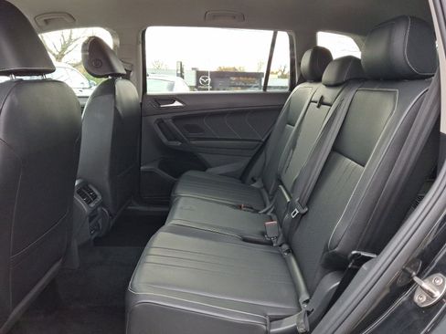 Certified 2022 Volkswagen Tiguan SE image 11