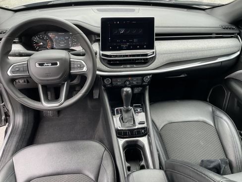 Used 2024 Jeep Compass Latitude AWD/4WD image 15