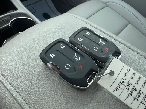 Used 2023 GMC Acadia SLT w/ Preferred Package AWD/4WD image 23