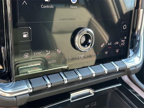 Used 2025 GMC Yukon XL Denali image 40