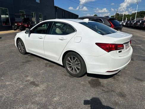 Used 2018 Acura TLX w/ Technology Package FWD image 4