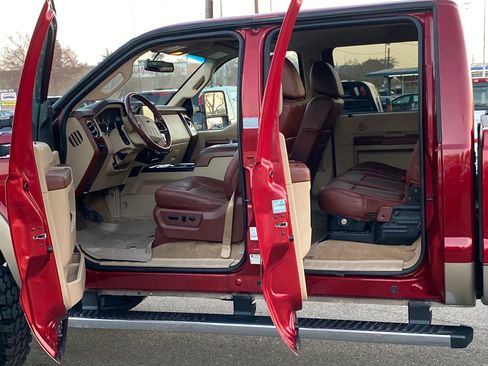 Used 2014 Ford F350 King Ranch w/ King Ranch w/Chrome Package image 17