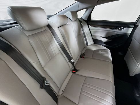 Used 2019 Honda Accord Touring image 35