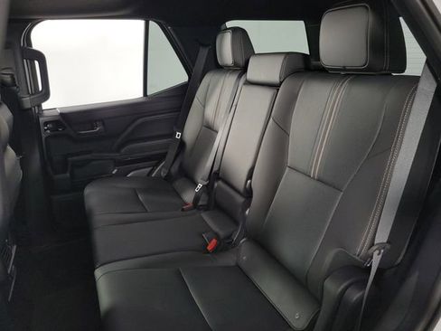 Used 2025 Toyota 4Runner Limited image 16