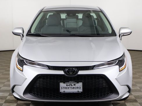 Used 2021 Toyota Corolla LE image 9