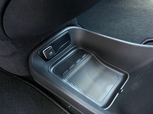 New 2026 Chrysler Pacifica Select w/ S Appearance Package FWD image 35