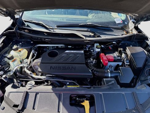 Used 2023 Nissan Rogue SV image 35