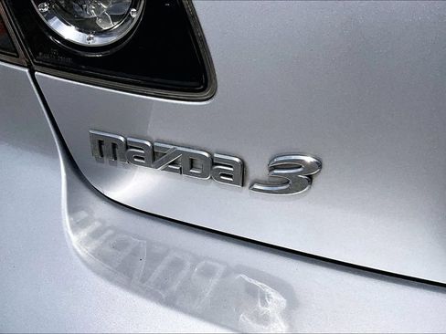 Used 2005 MAZDA MAZDA3 s FWD image 24