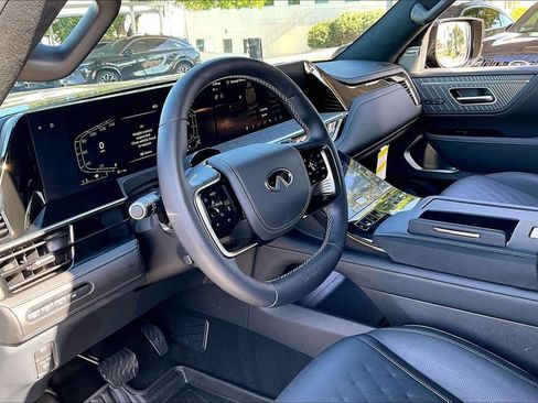 Certified 2026 INFINITI QX80 Autograph w/ Premium Cargo Package AWD/4WD image 17
