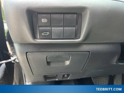 Used 2024 Toyota Highlander XLE image 37