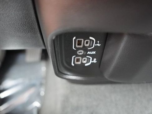 Used 2020 RAM 1500 Laramie AWD/4WD image 31