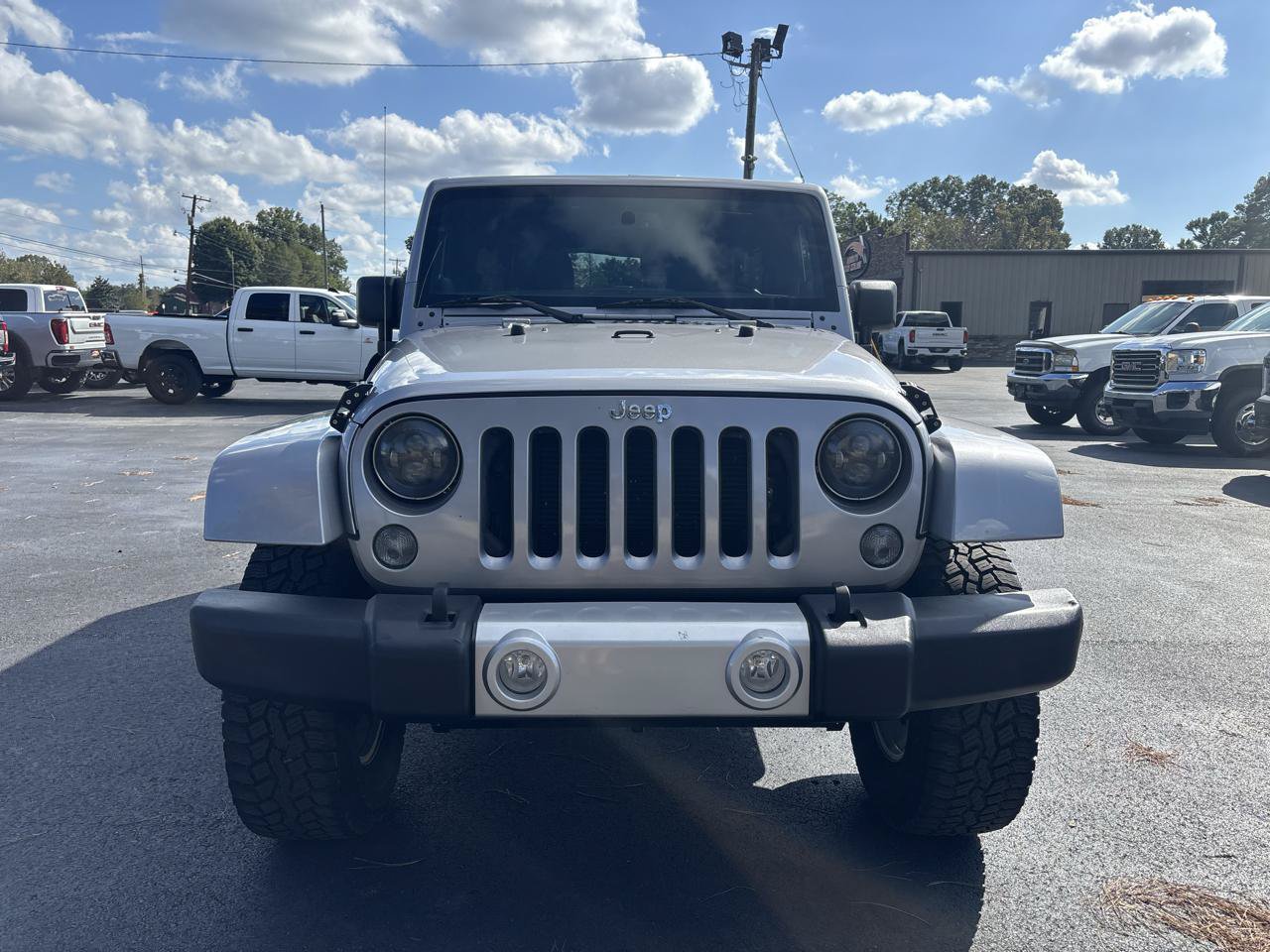 Used 2014 Jeep Wrangler Unlimited Sahara w/ Max Tow Package AWD/4WD image 3