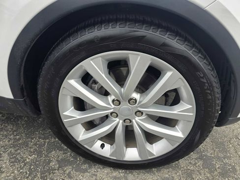 Certified 2024 Land Rover Discovery S AWD/4WD image 9